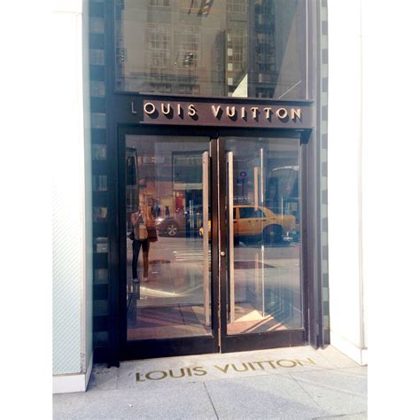 société louis vuitton services intellectual property department